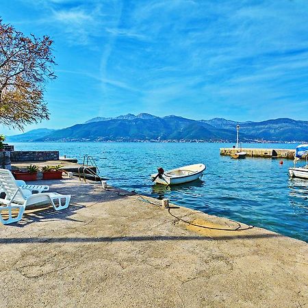 Kjara Apartments Tivat Exterior photo