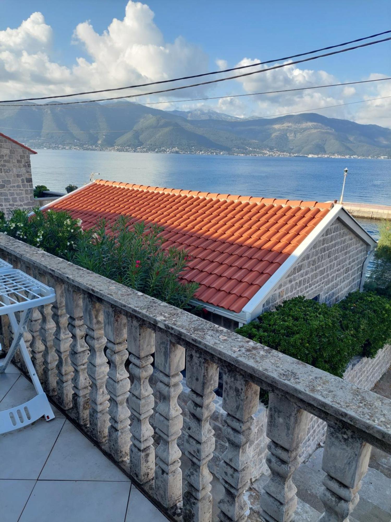 Kjara Apartments Tivat Exterior photo