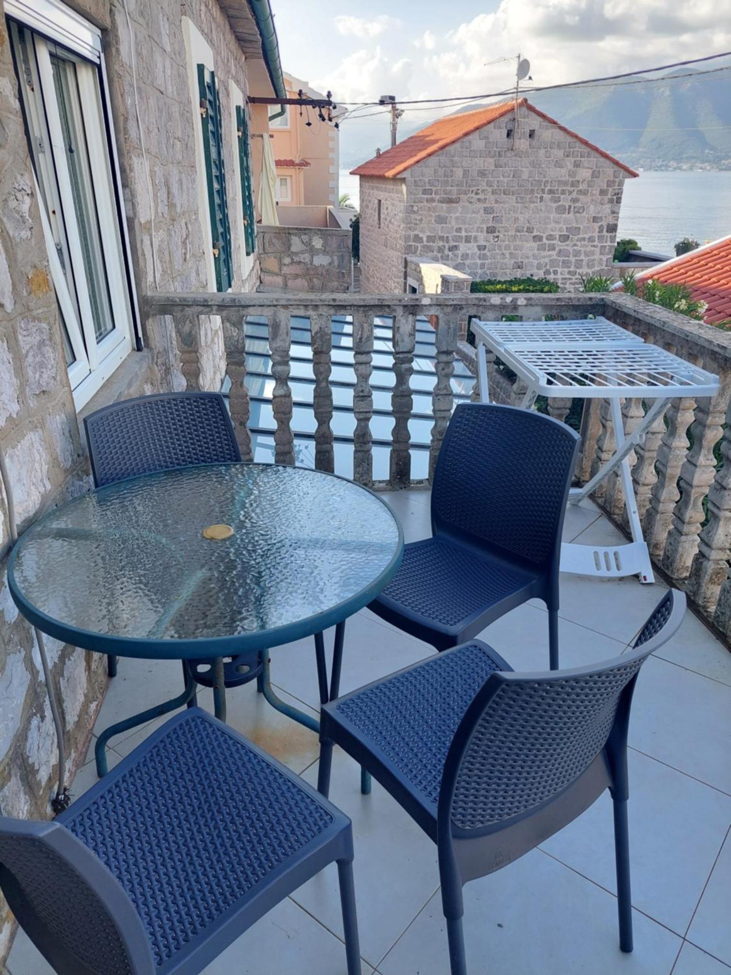 Kjara Apartments Tivat Exterior photo
