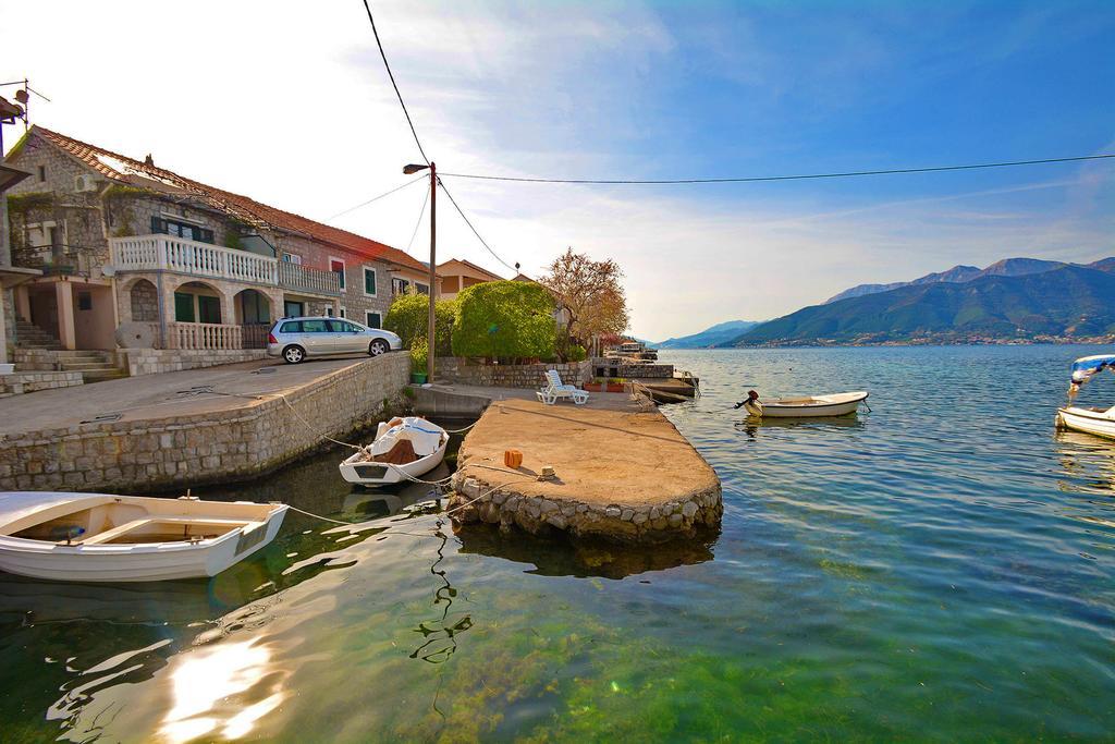 Kjara Apartments Tivat Exterior photo