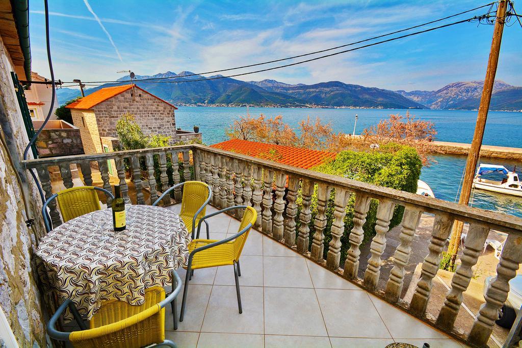 Kjara Apartments Tivat Exterior photo